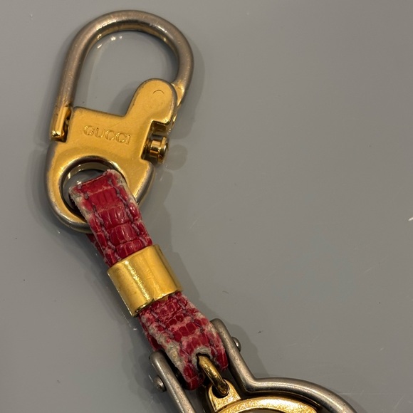 Gucci Gold and Red G Keychain - Picture 2 of 6